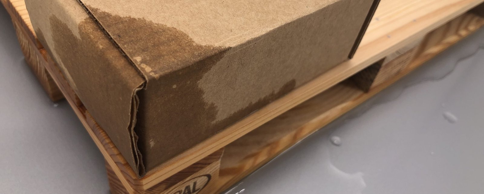 Crown Win Carton Manufacturer - Stacking Strength of Cardboard under High Humidity