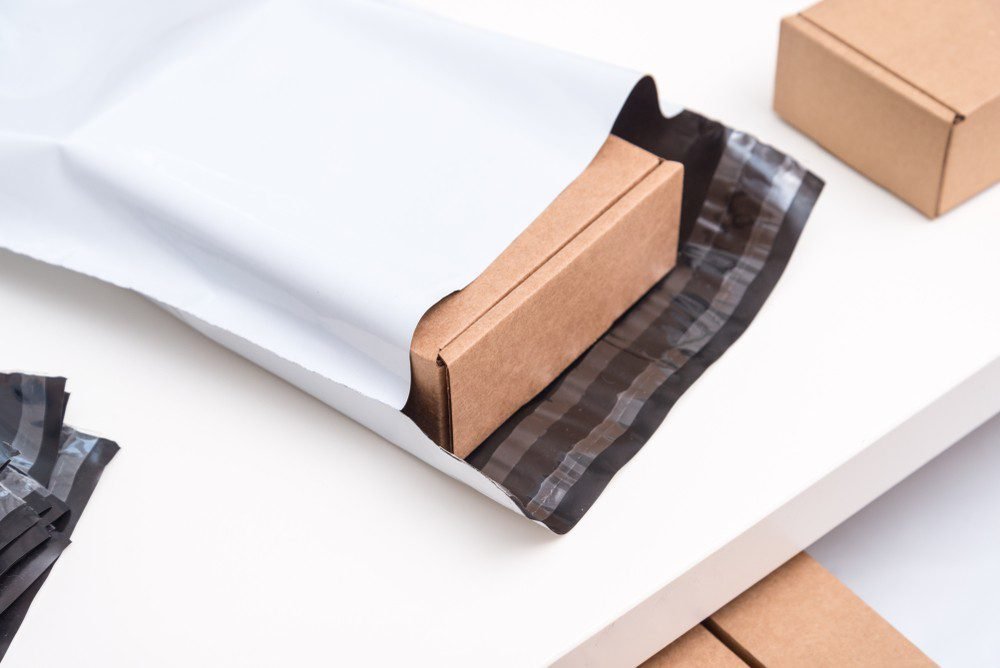 Case Study of Crown Win Packaging Manufacturer Customizing Clothing Transport Boxes